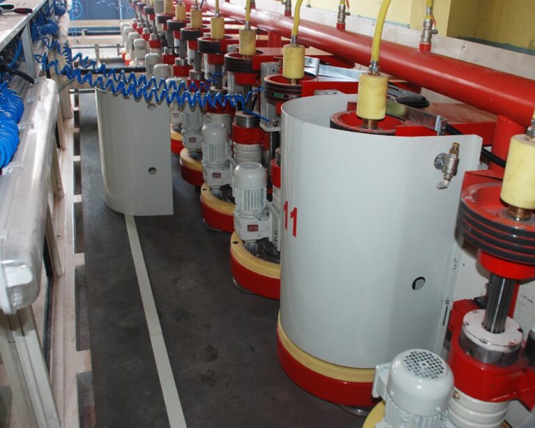 Read more about the article Cila Makinalarında Robotik Kolların Entegrasyonu